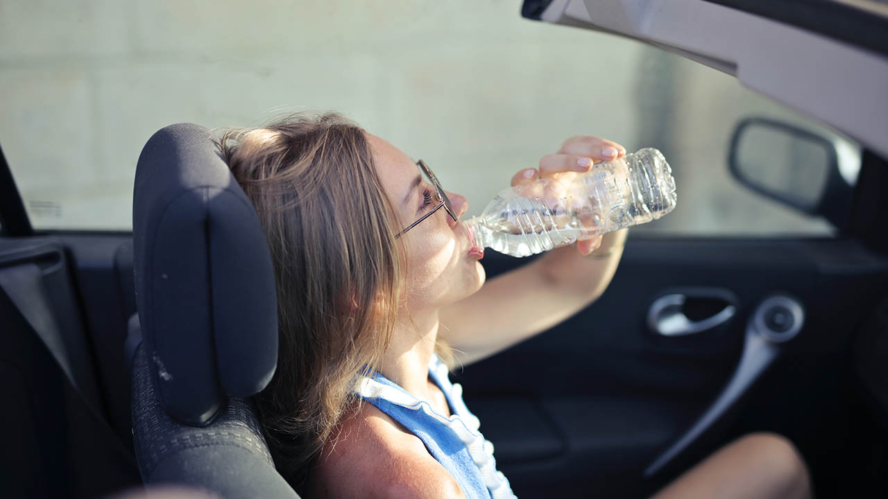 bere tanta acqua contrastare il caldo